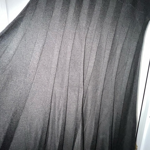 Calvin Klein - Picture 2 of 3